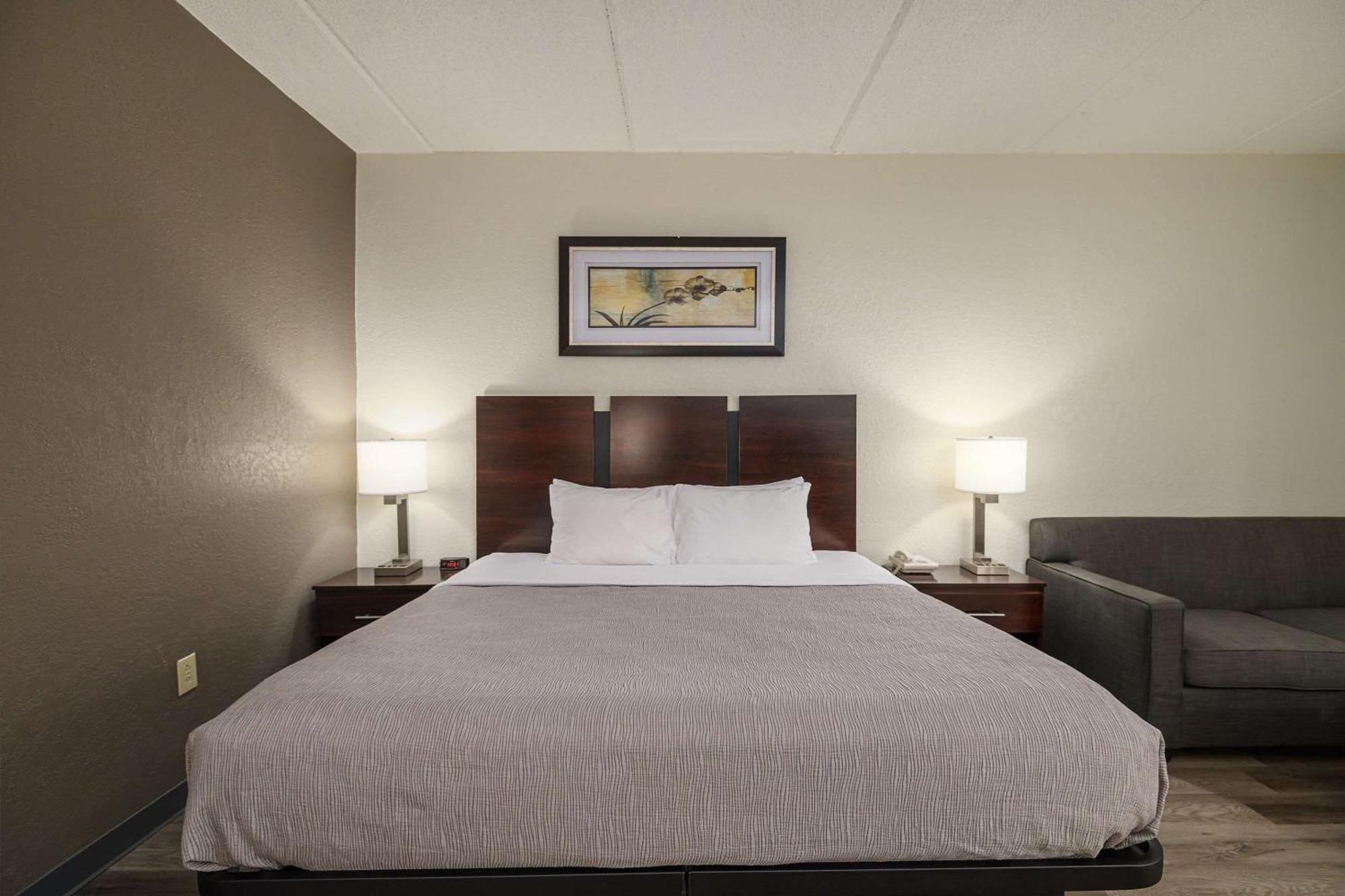 Quality Inn & Suites Lexington Exterior photo